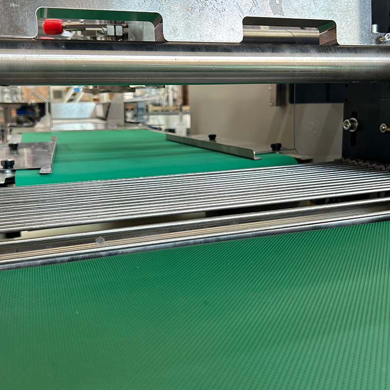 Machine d'emballage automatique en sachet coussin 30-80 paquets/min pour l'emballage alimentaire